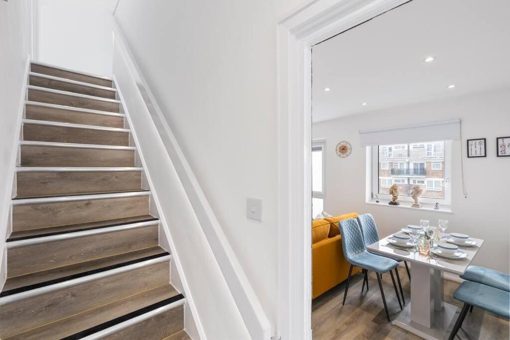 Shard View 2Br Next Tower Bridge Apartment London Exterior photo